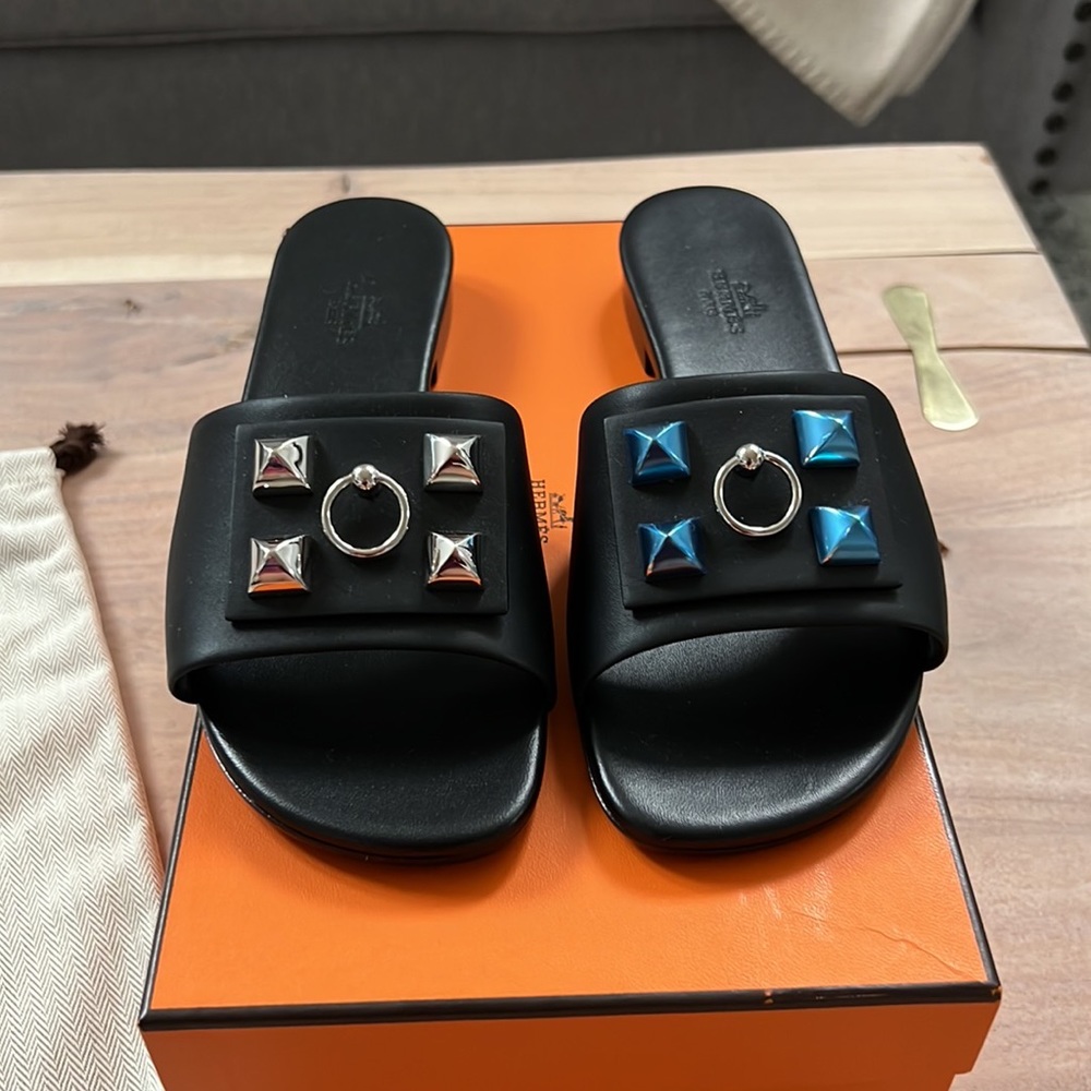 Hermès Dune Sandals, Size 36.5 - Picture 7 of 15